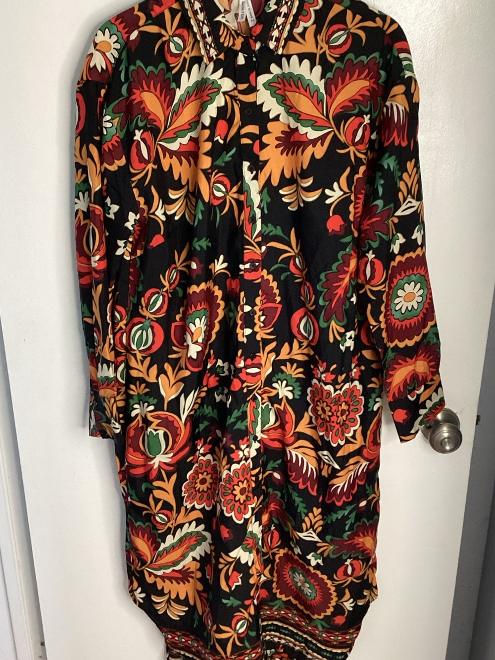 Floral Printed Long Dress in Black and Multicolor 1X - Picture 2 of 12